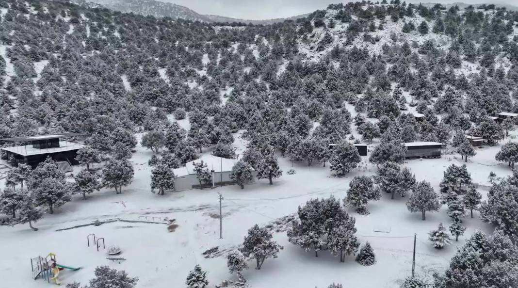 Konya’nın kış güzelliği! Ünlü yayla masalsı manzaralar sunuyor 2